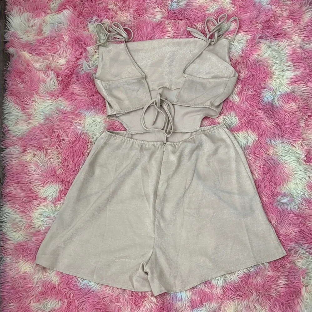 Forever 21 Cream Sleeveless Jumpsuit with Fitted Waist - Picture 4 of 6